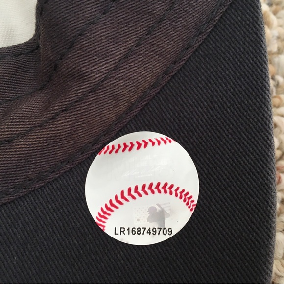 Minnesota Twins Baseball Cap & Mug Set - Picture 8 of 13